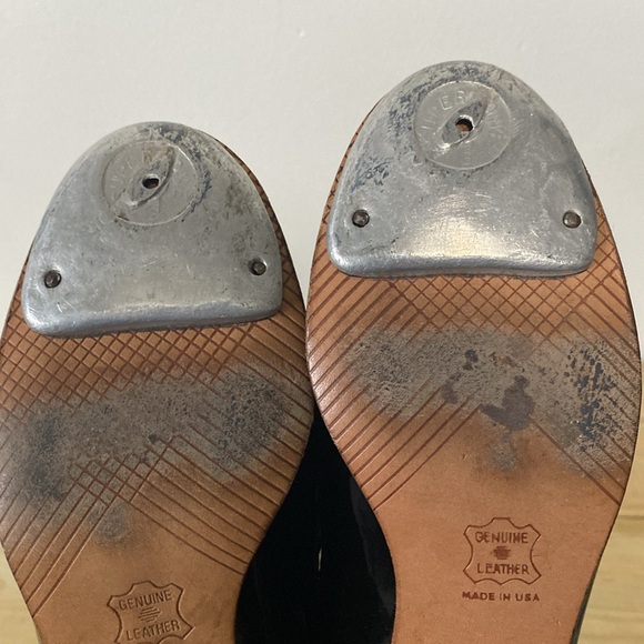 Elegant Black Patent Leather Tap Shoes - Picture 11 of 12